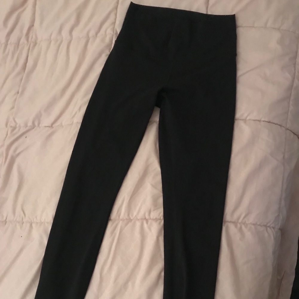 Lululemon wunder under black